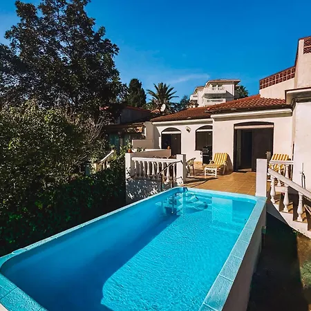 Family Casa Kuka I Wonderful Terrace With Saltwater Pool And Bbq Area I In Walking Distance I Pets Welcome * Fuengirola